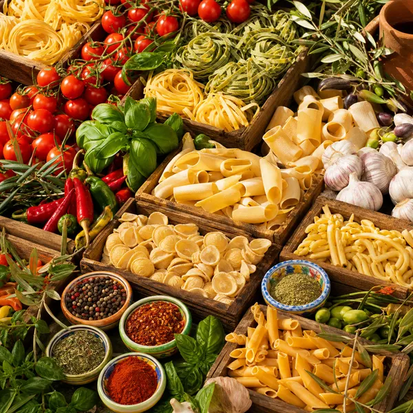 Bunter italienischer Pastamarkt